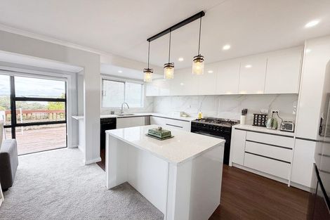 Photo of property in 17 Tui Vale Road, Shelly Park, Auckland, 2014
