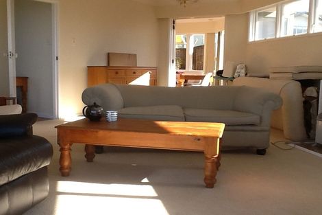 Photo of property in 95 Ocean View Road, Hillcrest, Auckland, 0627