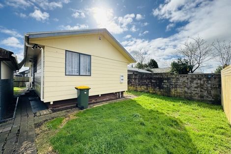Photo of property in 47a Sutton Crescent, Papakura, 2110