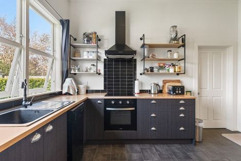 Photo of property in 11 Lewis Avenue, Aramoho, Whanganui, 4500