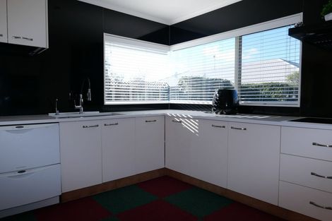 Photo of property in 69 Guildford Drive, Paraparaumu, 5032