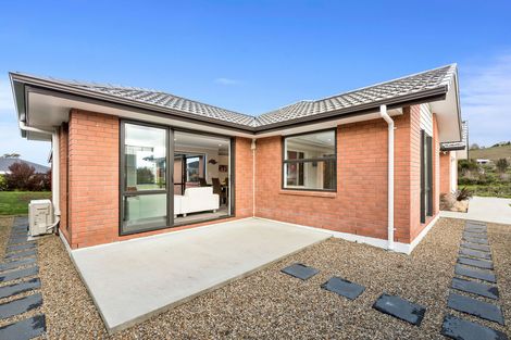 Photo of property in 4 Laly Haddon Place, Matakana, Warkworth, 0985