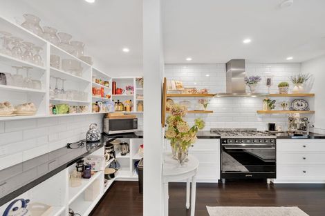 Photo of property in 237 High Street, Oxford, 7430