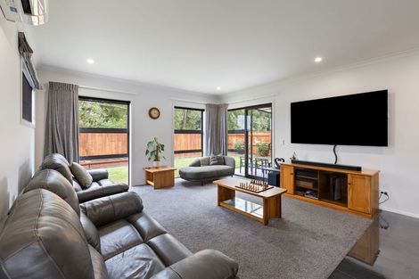Photo of property in 12 Ivy Lane, Kelvin Grove, Palmerston North, 4414