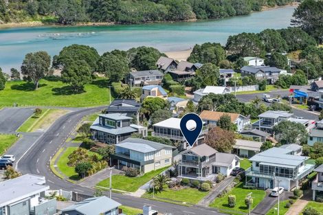 Photo of property in 107 Pohutukawa Crescent, Whangamata, 3620