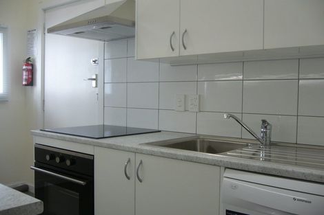 Photo of property in 4 Hawker Street, Mount Victoria, Wellington, 6011