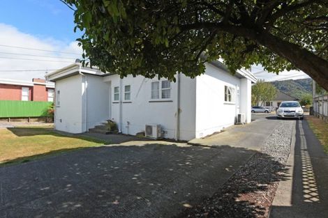 Photo of property in 4/4a Oak Street, Ebdentown, Upper Hutt, 5018