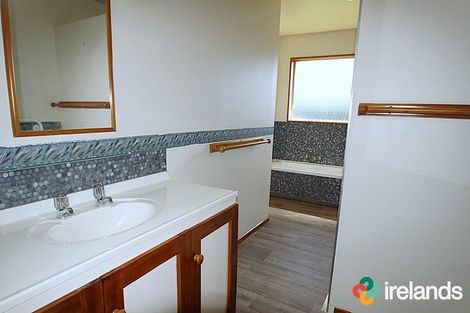 Photo of property in 16 Hewitts Road, Woodend, 7610