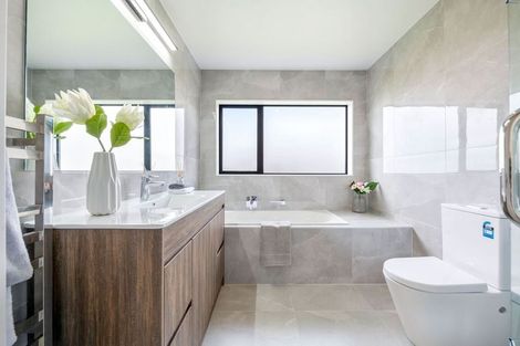 Photo of property in 62 Tir Conaill Avenue, Flat Bush, Auckland, 2019