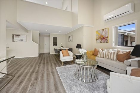 Photo of property in 2/179 Wiseley Road, West Harbour, Auckland, 0618