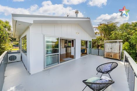 Photo of property in 35 Harbour View Road, Harbour View, Lower Hutt, 5010