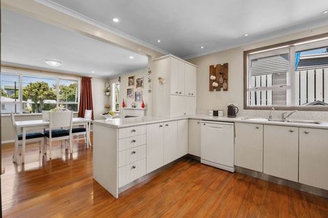 Photo of property in 74 Awanui Street, Merrilands, New Plymouth, 4312