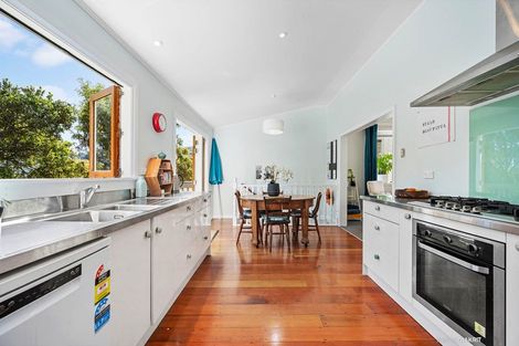 Photo of property in 12 Danube Street, Island Bay, Wellington, 6023
