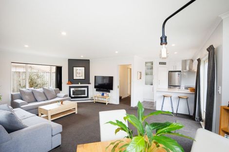 Photo of property in 46c Pahiatua Street, Hokowhitu, Palmerston North, 4410