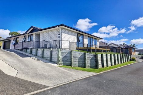 Photo of property in 18 Allanah Place, Te Puke, 3119