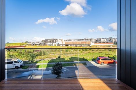 Photo of property in 14 Streamview Way, Long Bay, Auckland, 0630