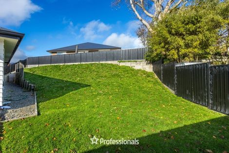 Photo of property in 3 Nikau Lane, Timberlea, Upper Hutt, 5018