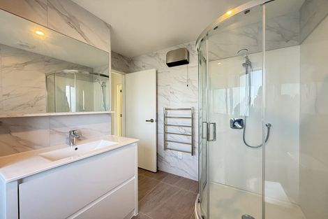 Photo of property in 30d Durham Street, Te Atatu Peninsula, Auckland, 0610