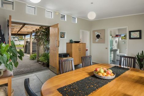 Photo of property in 32 Roretana Drive, Athenree, Waihi Beach, 3177