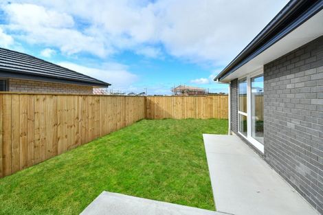 Photo of property in 10 Uatoto Road, Clarks Beach, 2122