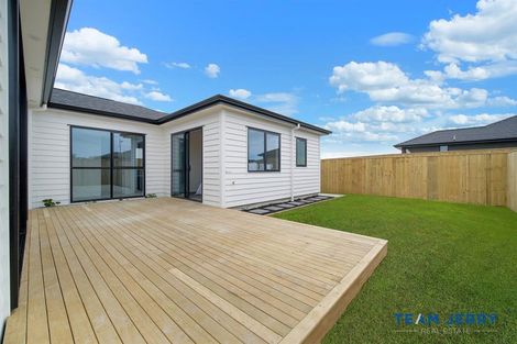 Photo of property in 99 Mutetai Road, Clarks Beach, 2122