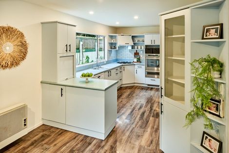 Photo of property in 44 Cheviot Road, Lowry Bay, Lower Hutt, 5013