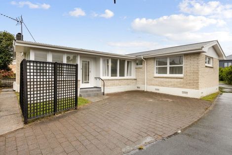 Photo of property in 35 Sandwich Road, St Andrews, Hamilton, 3200