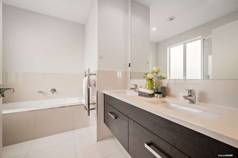 Photo of property in 10 Bine Crescent, Orewa, 0931