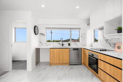 Photo of property in 298a Sunset Road, Windsor Park, Auckland, 0632