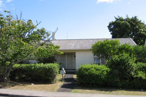 Photo of property in 15 Cleve Road, Green Bay, Auckland, 0604