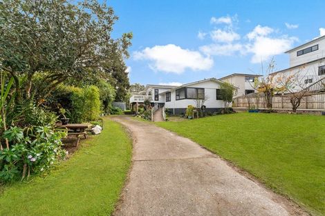 Photo of property in 4 Palmer Avenue, Glen Eden, Auckland, 0602