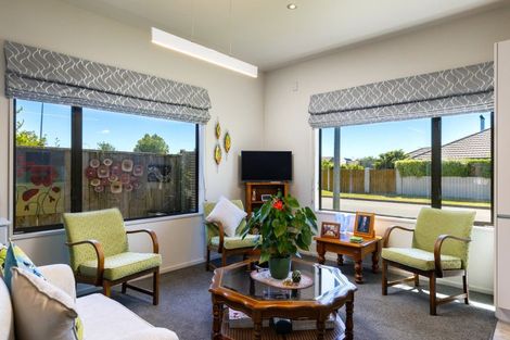 Photo of property in 17 Magnolia Drive, Springlands, Blenheim, 7201