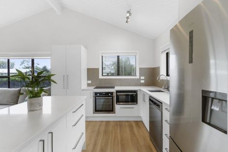 Photo of property in 7 Rheingold Place, Huapai, Kumeu, 0810