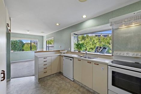 Photo of property in 7 Larsen Place, Merrilands, New Plymouth, 4312