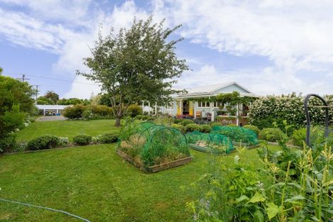 Photo of property in 37 Kiharoa Street, Otaki Beach, Otaki, 5512