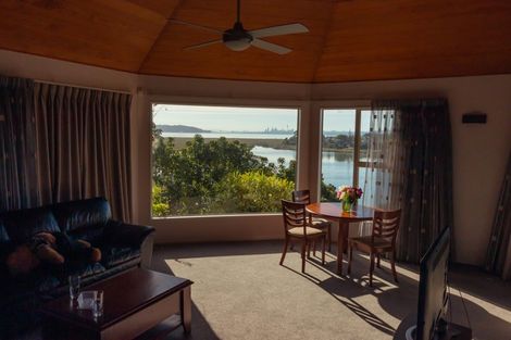 Photo of property in 153b West Harbour Drive, West Harbour, Auckland, 0618