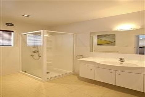 Photo of property in 3/29 Pupuke Road, Takapuna, Auckland, 0622