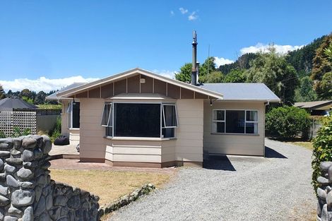 Photo of property in 39 Te Herekiekie Street, Turangi, 3334