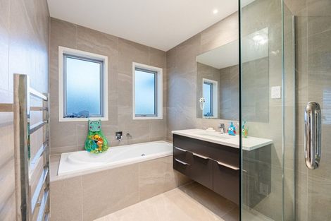 Photo of property in 138 Godfrey Drive, Orewa, 0931