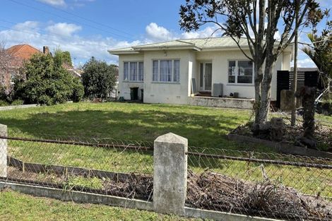 Photo of property in 11 Youngs Road, Papakura, 2110