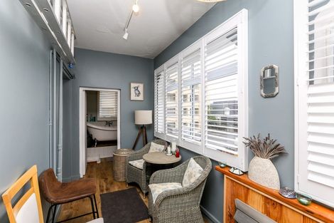 Photo of property in Devonport Apartments, 5/127 Saint Aubyn Street, New Plymouth, 4310