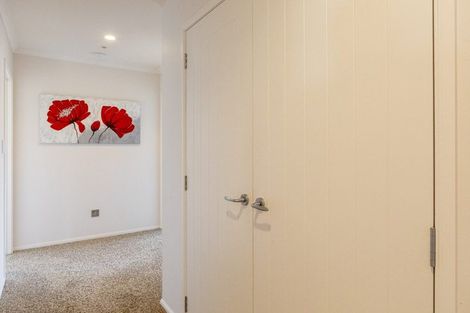 Photo of property in 76 Orotu Drive, Poraiti, Napier, 4112