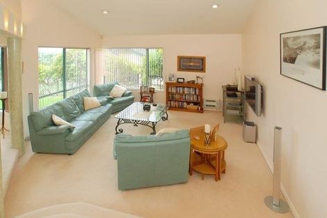 Photo of property in 3 Elsfield Place, Torbay, Auckland, 0630