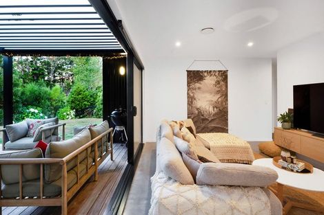 Photo of property in 68 Parrs Road, Hurworth, New Plymouth, 4371