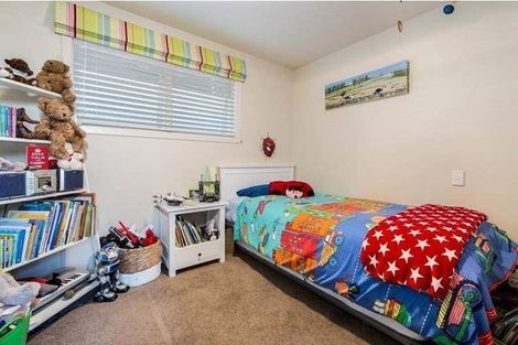 Photo of property in 8 Taumata Road, Castor Bay, Auckland, 0620