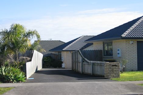 Photo of property in 8 John Brooke Crescent, East Tamaki Heights, Auckland, 2016