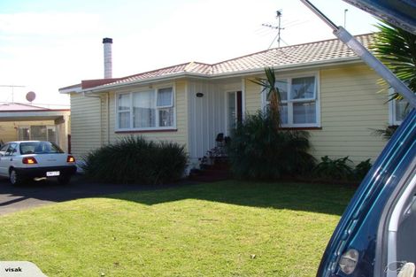 Photo of property in 90 Edgewater Drive, Pakuranga, Auckland, 2010