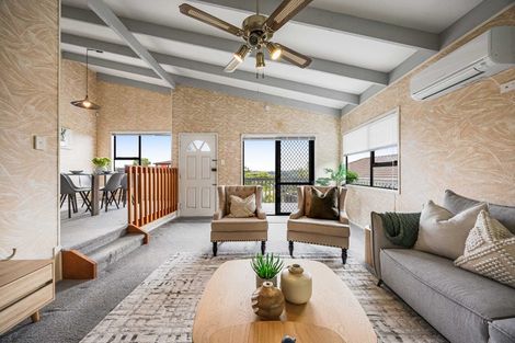 Photo of property in 12 Clearview Heights, Ranui, Auckland, 0612