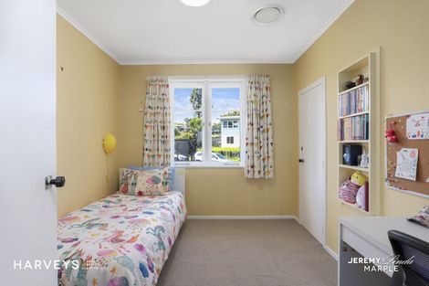 Photo of property in 120 Vodanovich Road, Te Atatu South, Auckland, 0610