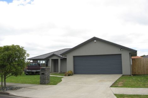 Photo of property in 1 Four Oaks Place, Pukekohe, 2120